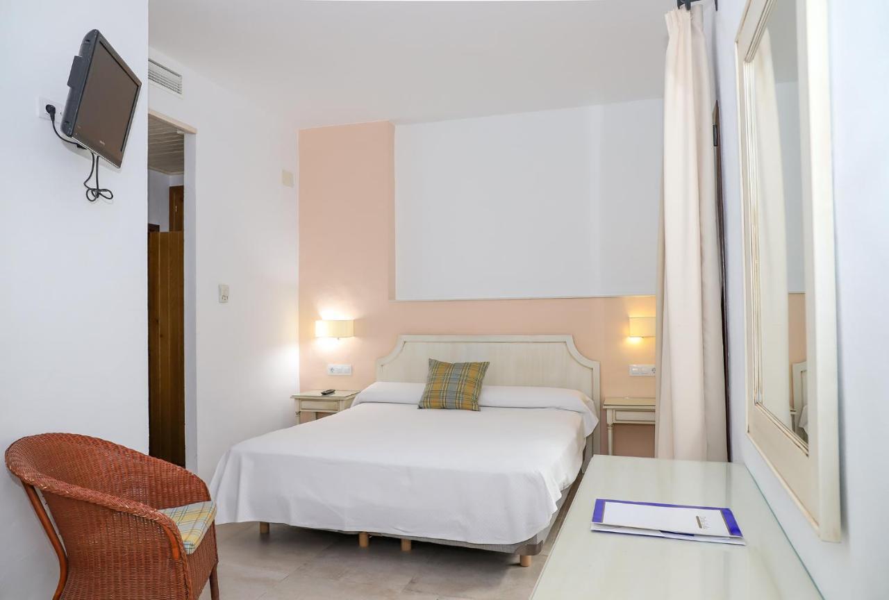 Hostal Dona Lola Marina Zahara de los Atunes Εξωτερικό φωτογραφία
